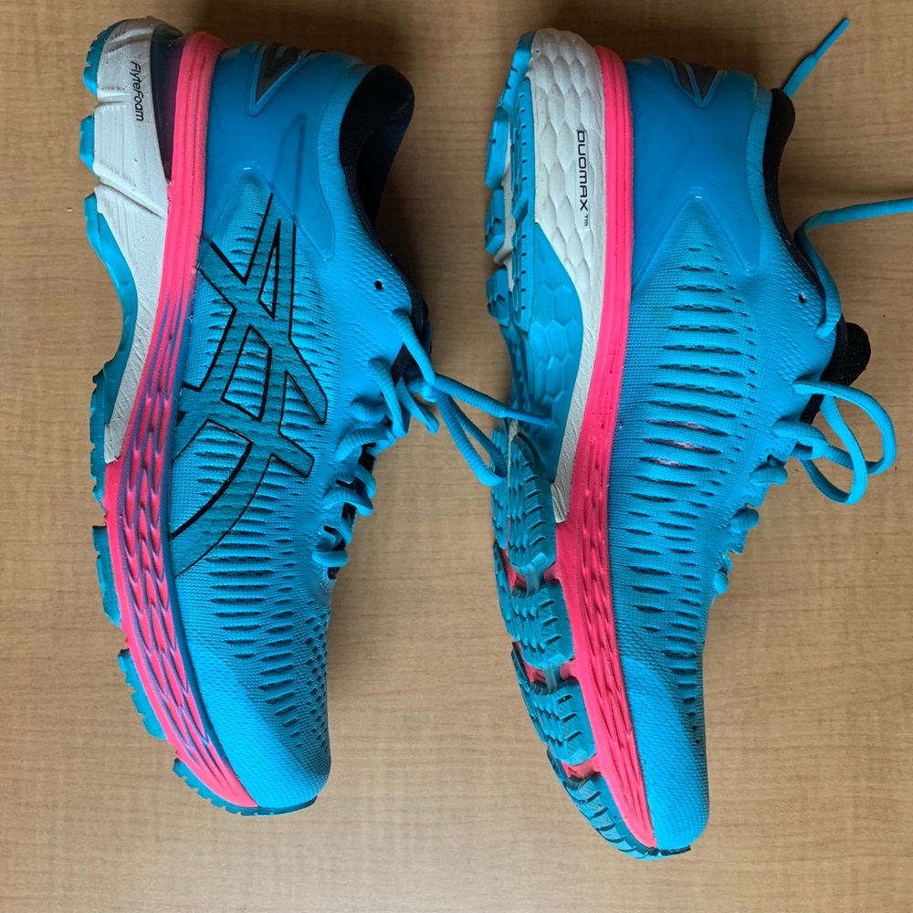 ASICS gel-kayano 25 running shoe
